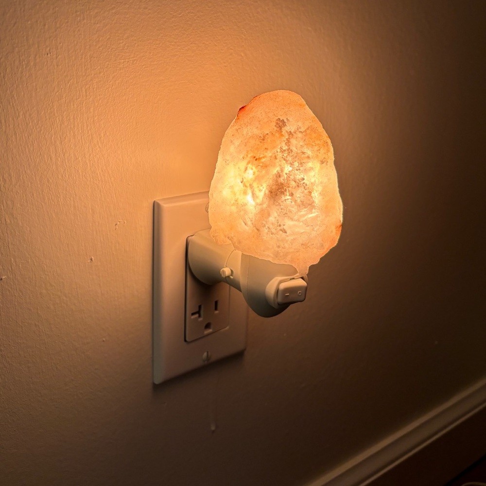 Mini Himalayan Salt Lamp wall plug in
